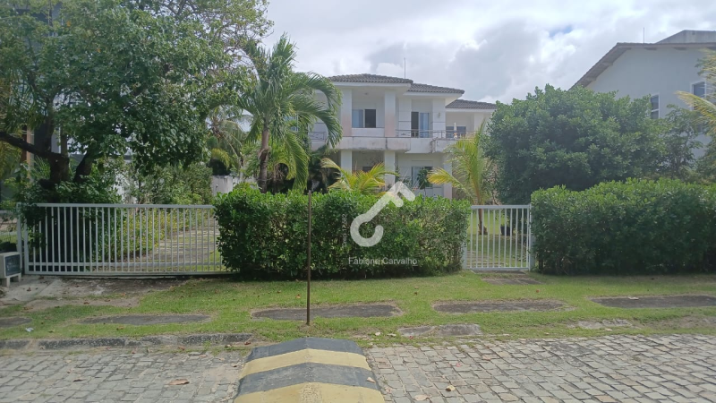BUSCA VIDA, Estrada do Coco. Sensacional MANSÃO, condomínio fechado, 4 suítes sendo 1 suíte térrea. Área construída de 505,56m² e área total de 820m². R$2.800.000,00. Agende sua visita.