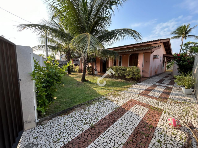 PRAIA DO FLAMENGO, Salvador. Casa térrea com 4 quartos sendo 3 suítes, condomínio familiar com portaria 24h. R$900.000,00. Agende sua visita.