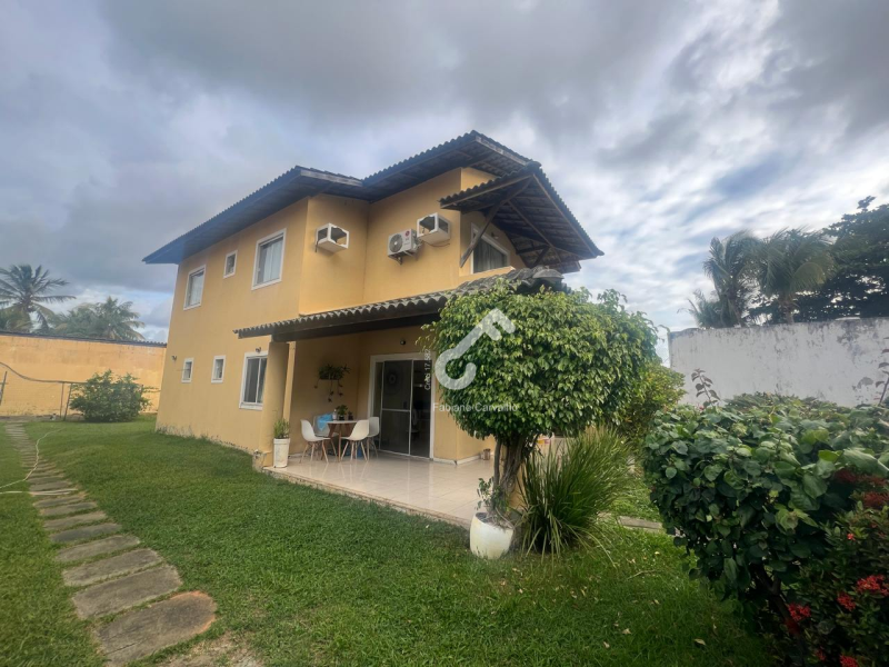 IPITANGA, Lauro de Freitas. Duplex em alameda fechada com segurança 24h  com 4 quartos sendo 1 suíte superior e 1 quarto térreo, área externa para ampliação. R$1.260.000,00. Agende sua visita