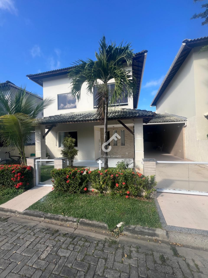 BURAQUINHO, Lauro de Freitas. Duplex com 4 quartos sendo 3 suítes superiores e 1 quarto térreo, 271,02m² de área total. Cond. fechado com infraestrutura. R$780.000,00. Agende sua visita.