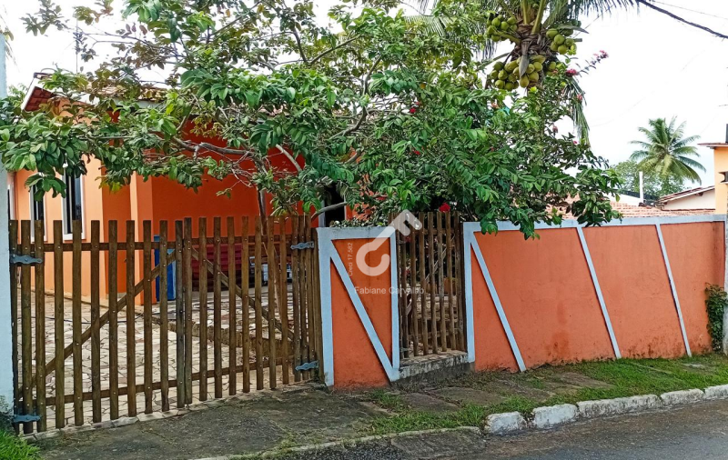 CAJI, Lauro de Freitas. Casa térrea com 3 quartos em condomínio fechado com infraestrutura. 362,23m² área. R$450.000,00. Agende sua visita.