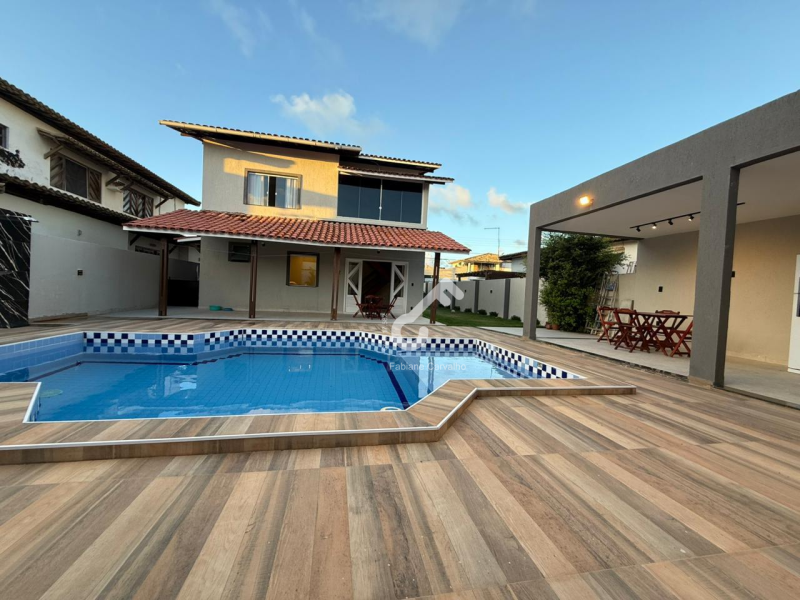 VILAS DO ATLÂNTICO, Lauro de Freitas. Sensacional duplex, 4 quartos sendo 1 suíte, ENERGIA SOLAR. R$1.480.000,00. Agende sua visita.