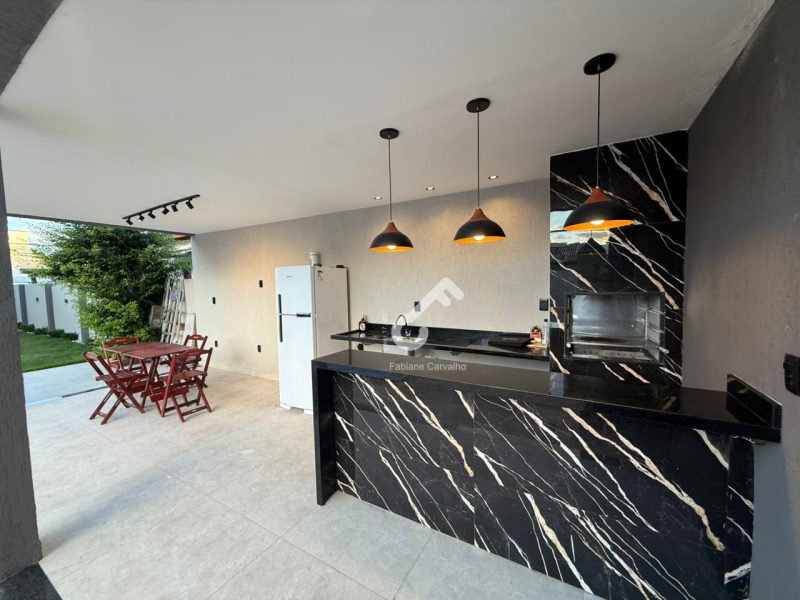 VILAS DO ATLÂNTICO, Lauro de Freitas. Sensacional duplex, 4 quartos sendo 1 suíte, ENERGIA SOLAR. R$1.480.000,00. Agende sua visita.