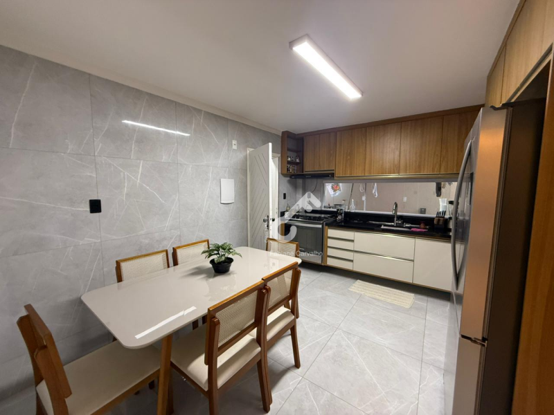 VILAS DO ATLÂNTICO, Lauro de Freitas. Sensacional duplex, 4 quartos sendo 1 suíte, ENERGIA SOLAR. R$1.480.000,00. Agende sua visita.