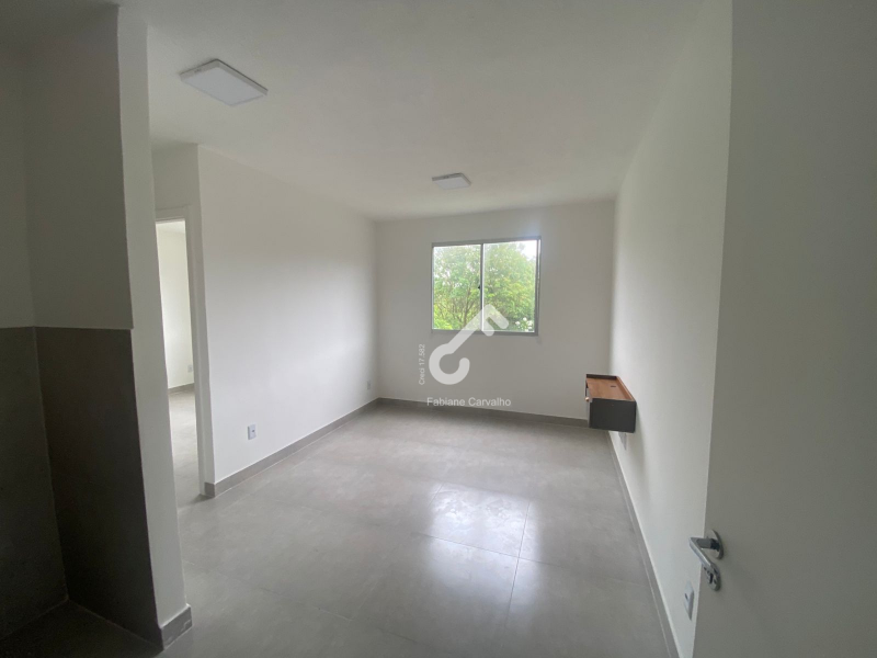 MAR DE ABRANTES, Estrada do Coco. Apartamento (escadas) 1º andar composto de 2 quartos. Totalmente reformado, área construída de 40m². R$140.000,00. Agende sua visita.