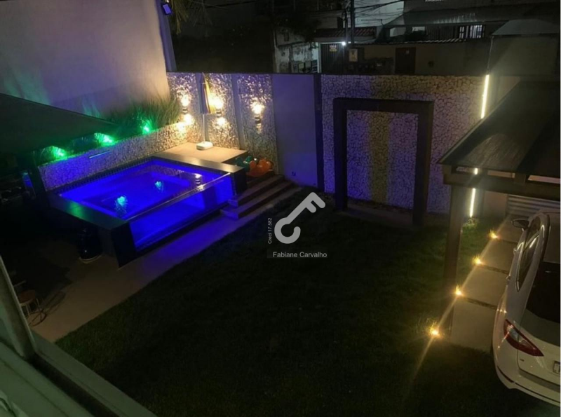 PIATÃ, Salvador. Maravilhoso duplex ALTO PADRÃO em alameda, 4 quartos sendo 2 suítes, ENERGIA SOLAR. São 400m² de área total. R$1.290.000,00. Agende sua visita.