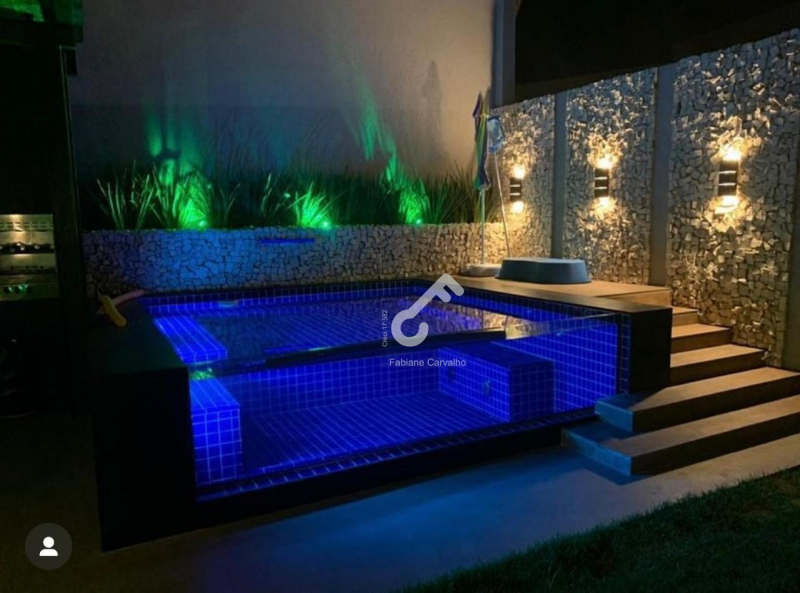 PIATÃ, Salvador. Maravilhoso duplex ALTO PADRÃO em alameda, 4 quartos sendo 2 suítes, ENERGIA SOLAR. São 400m² de área total. R$1.290.000,00. Agende sua visita.