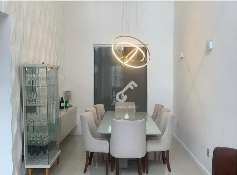 PIATÃ, Salvador. Maravilhoso duplex ALTO PADRÃO em alameda, 4 quartos sendo 2 suítes, ENERGIA SOLAR. São 400m² de área total. R$1.290.000,00. Agende sua visita.