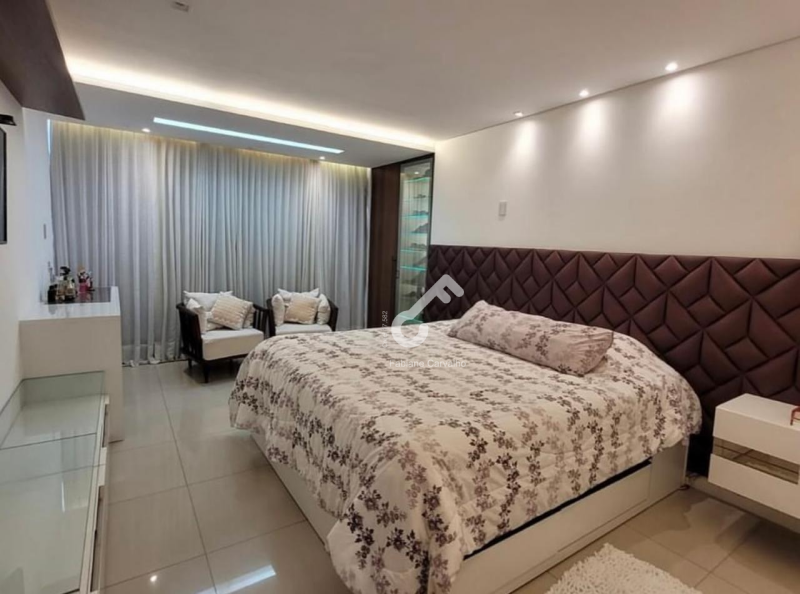 PIATÃ, Salvador. Maravilhoso duplex ALTO PADRÃO em alameda, 4 quartos sendo 2 suítes, ENERGIA SOLAR. São 400m² de área total. R$1.290.000,00. Agende sua visita.