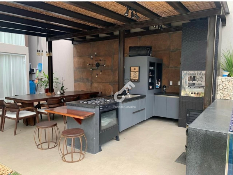 PIATÃ, Salvador. Maravilhoso duplex ALTO PADRÃO em alameda, 4 quartos sendo 2 suítes, ENERGIA SOLAR. São 400m² de área total. R$1.290.000,00. Agende sua visita.