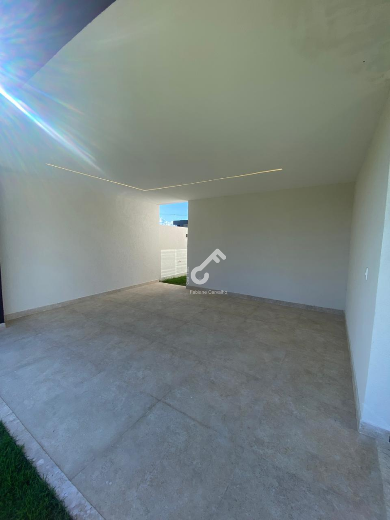 TERRAS ALPHAVILLE, Camaçari. Duplex novo ALTO PADRÃO, 4 quartos sendo 3 suítes. Condomínio com total infraestrutura. R$1.250.000,00. Agende sua visita.