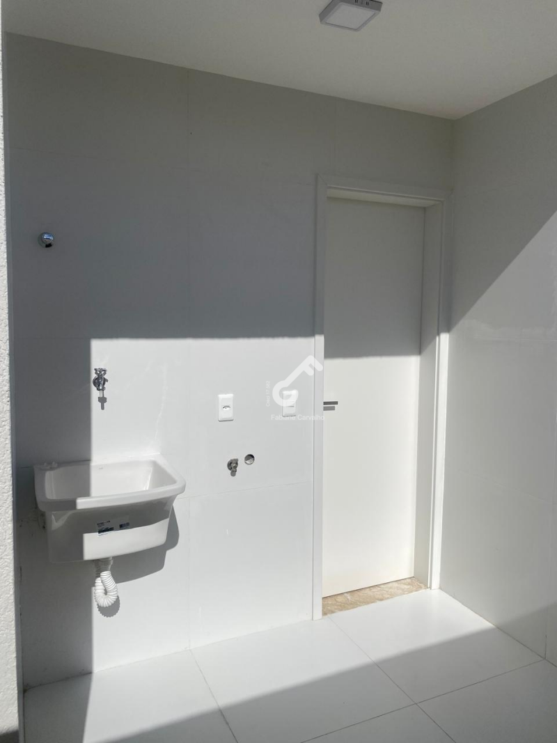 TERRAS ALPHAVILLE, Camaçari. Duplex novo ALTO PADRÃO, 4 quartos sendo 3 suítes. Condomínio com total infraestrutura. R$1.250.000,00. Agende sua visita.