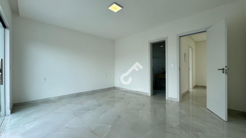 TERRAS ALPHAVILLE, Camaçari. Duplex novo ALTO PADRÃO, 4 quartos sendo 3 suítes. Condomínio com total infraestrutura. R$1.250.000,00. Agende sua visita.