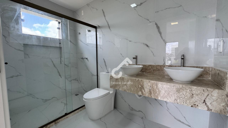 TERRAS ALPHAVILLE, Camaçari. Duplex novo ALTO PADRÃO, 4 quartos sendo 3 suítes. Condomínio com total infraestrutura. R$1.250.000,00. Agende sua visita.