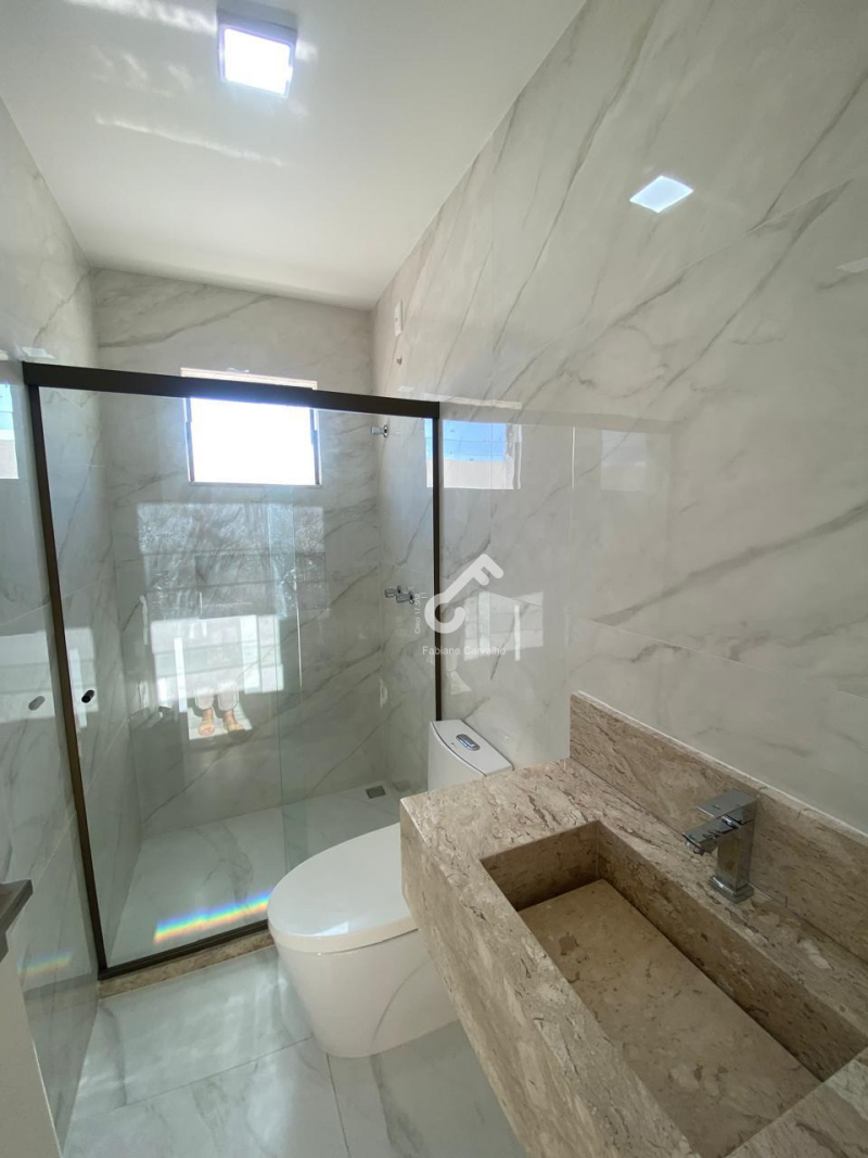 TERRAS ALPHAVILLE, Camaçari. Duplex novo ALTO PADRÃO, 4 quartos sendo 3 suítes. Condomínio com total infraestrutura. R$1.250.000,00. Agende sua visita.