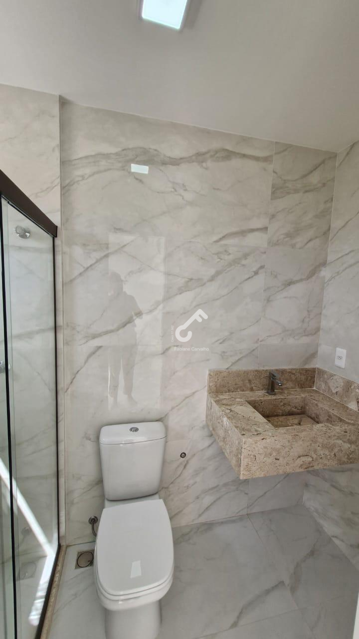 TERRAS ALPHAVILLE, Camaçari. Duplex novo ALTO PADRÃO, 4 quartos sendo 3 suítes. Condomínio com total infraestrutura. R$1.250.000,00. Agende sua visita.