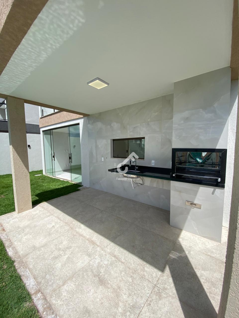 TERRAS ALPHAVILLE, Camaçari. Duplex novo ALTO PADRÃO, 4 quartos sendo 3 suítes. Condomínio com total infraestrutura. R$1.250.000,00. Agende sua visita.