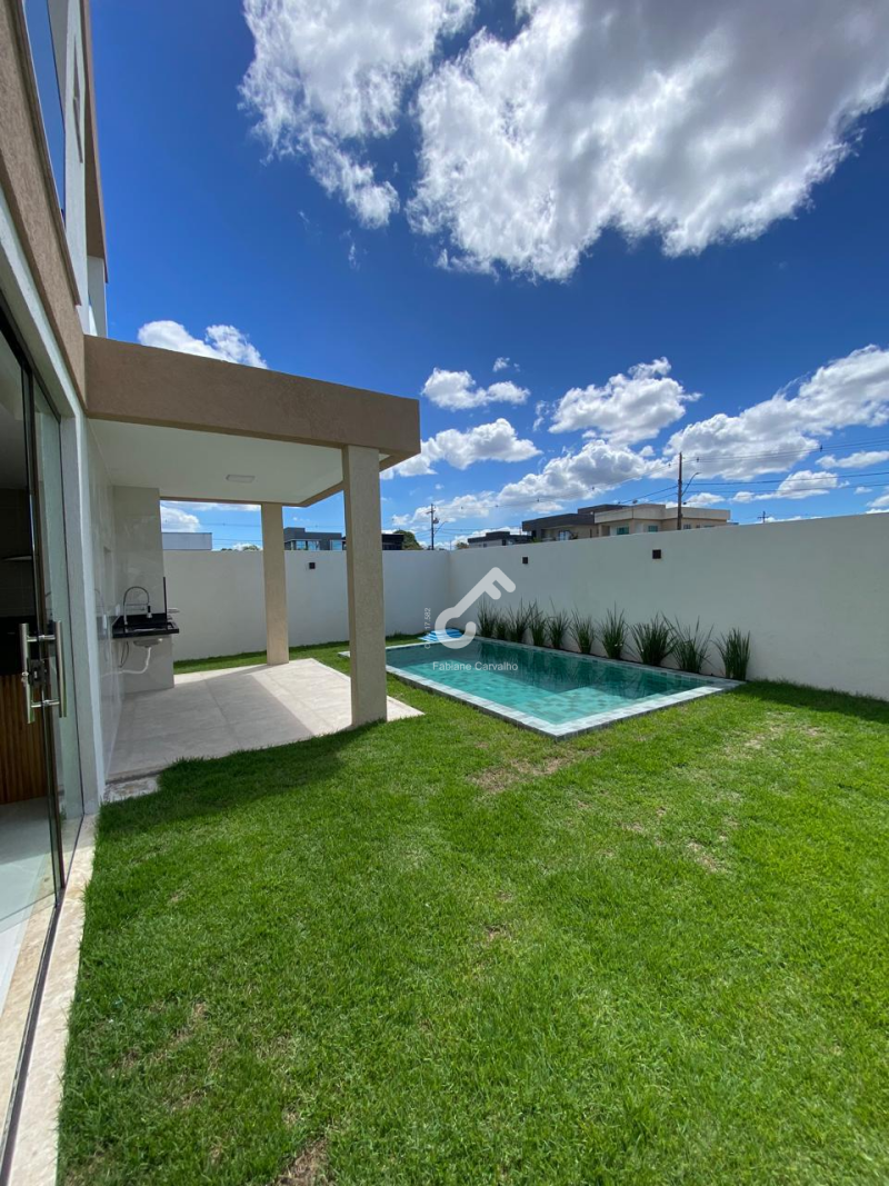 TERRAS ALPHAVILLE, Camaçari. Duplex novo ALTO PADRÃO, 4 quartos sendo 3 suítes. Condomínio com total infraestrutura. R$1.250.000,00. Agende sua visita.