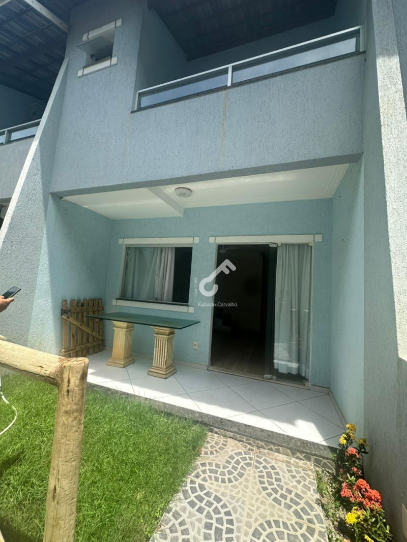 IPITANGA, Lauro de Freitas. Maravilhoso duplex composto de 2 suítes superiores, 86m² de área, Condomínio familiar com portão eletrônico. R$430.000,00. Agende sua visita.