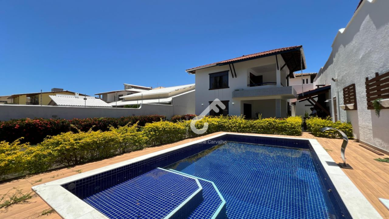 VILAS DO ATLÂNTICO, Lauro de Freitas. Duplex em ALAMEDA FECHADA, 4 suítes, 200m² área construída e 500m² área total. R$1.200.000,00. Agende sua visita.