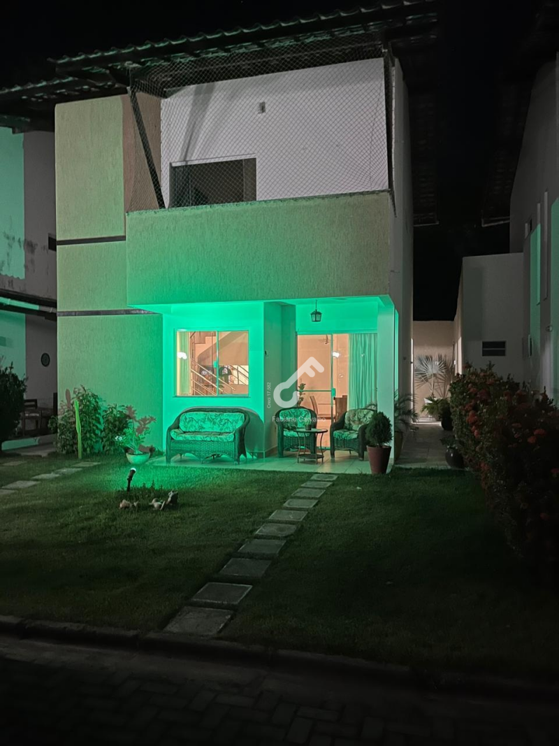 RESERVA LITORAL, Abrantes. Duplex com 4 quartos sendo 3 suítes superiores e 1 quarto térreo, condomínio com total infraestrutura. R$570.000,00. Agende sua visita.