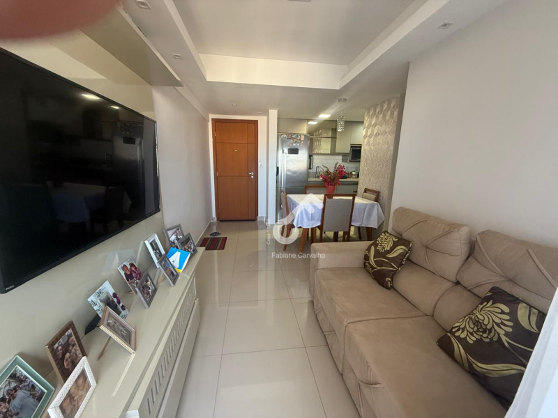 RESERVA DA LAGOA, Centro. Apartamento (5º andar) com 2 quartos sendo 1 suíte, 63,42m² de área, condomínio fechado com infraestrutura. R$365.000,00 PORTEIRA FECHADA. Agende sua visita.