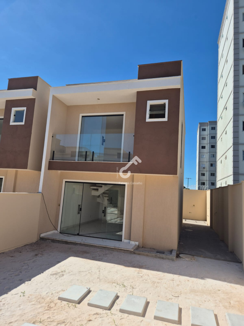 CAIXA D´ÁGUA, Lauro de Freitas. Duplex NOVOS em condomínio fechado, 4 quartos sendo 1 suíte e 1 quarto térreo. Área de 102m³. A partir de R$565.000,00. Agende sua visita.