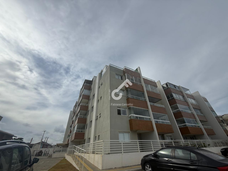 PRAIA DO FLAMENGO. Lauro de Freitas. Apartamento 1º andar, NASCENTE, condomínio fechado, 2 quartos sendo 1 suíte. 64,07m², VISTA MAR. R$4.500,00 locação com tx inclusas. Agende sua visita.