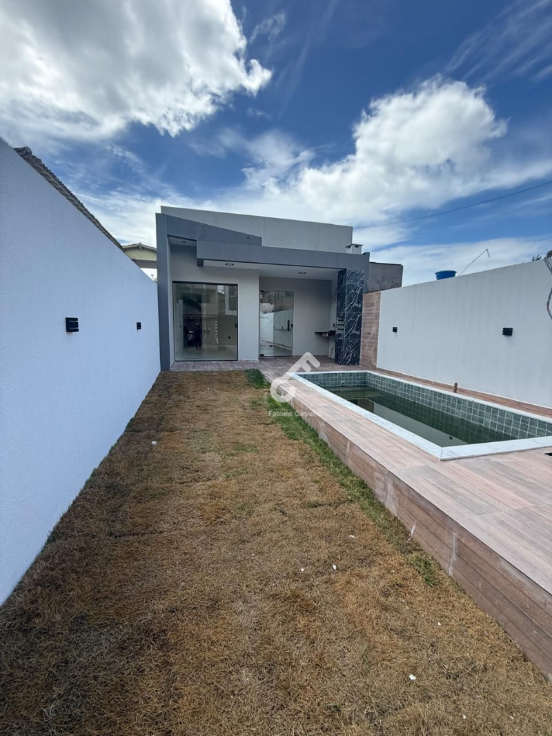 JAUÁ, Estrada do Coco. Casa térrea NOVA em cond. fechado, com 3 quartos sendo 1 suíte com closet. 165m² de área total R$420.000,00 (à vista). Agende sua visita.