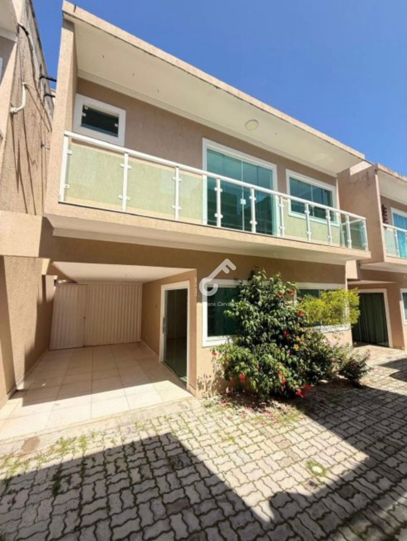 IPITANGA, Lauro de Freitas. Duplex PRONTO PARA MORAR com 3 suítes, closet, são 125m² de área construída, em condomínio fechado. R$500.000,00. Agende sua visita.