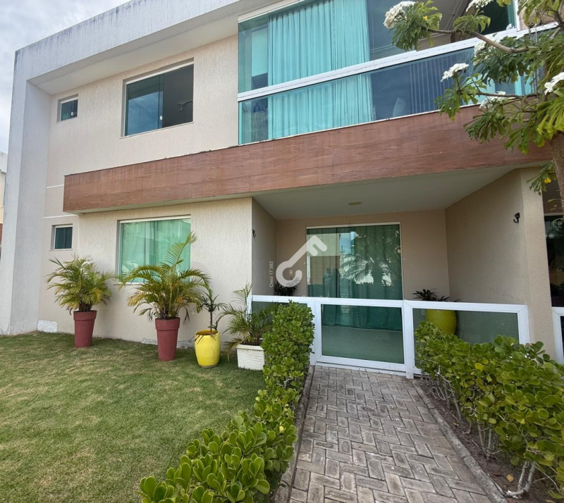 BURAQUINHO, Lauro de Freitas. Apartamento (térreo) com 3 quartos sendo 2 suítes, condomínio fechado com portaria 24h e infraestrutura. R$750.000,00 ou R$4.500,00 locação. Agende sua visita.