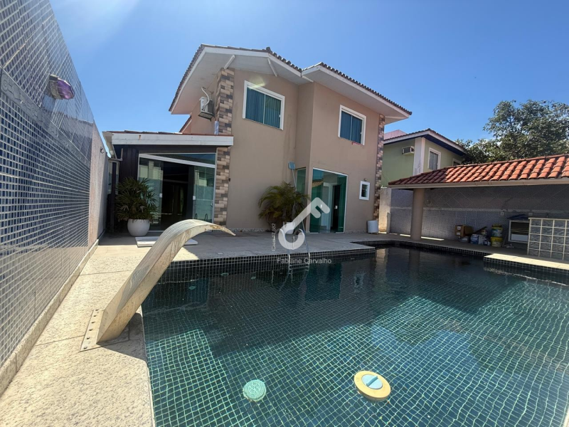 BURAQUINHO, Lauro de Freitas. Duplex composto de 3 suítes superiores. Condomínio fechado com infraestrutura. 336m². R$1.200.000,00. Agende sua visita.