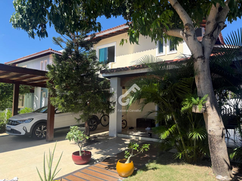 BURAQUINHO, Lauro de Freitas. Duplex com ENERGIA SOLAR, 3 quartos sendo 1 suíte. Condomínio fechado com infraestrutura. 336m². R$1.200.000,00. Agende sua visita.