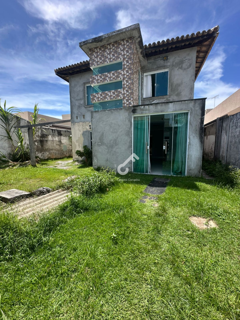ESTRADA DO COCO, Abrantes. Duplex composto de 4 quartos sendo 1 suíte superior e 1 quarto térreo, 300m² de área total. R$600.000,00 somente à vista. Agende sua visita.