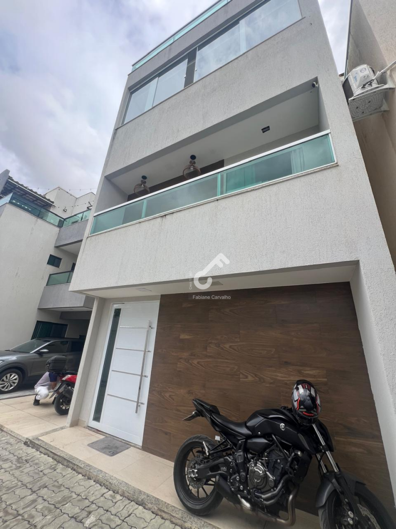 IPITANGA, Lauro de Freitas. Quadriplex, 4 sendo 2 suítes e à máster com closet, terraço gourmet, 380m², condomínio fechado. R$780.000,00. Agende sua visita.