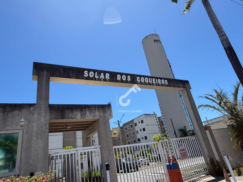 SOLAR DOS COQUEIROS, Abrantes. Apartamento (5º andar) composto de 2 quartos PRONTO PARA MORAR. Condomínio fechado com portaria 24h e infraestrutura. Apenas R$165.000,00. Agende sua visita.