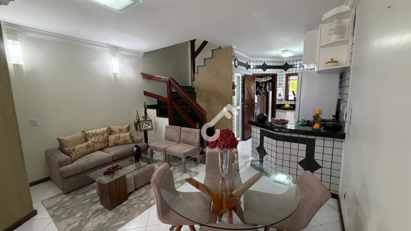 VILAS DO ATLÂNTICO, Lauro de Freitas. Duplex com 3 quartos sendo 2 suítes superiores e 1 quarto térreo, são 98m² de área construída e 130m² de área total. R$780.000,00. Agende sua visita.