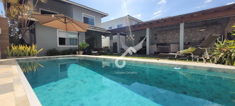 VILAS DO ATLÂNTICO, Lauro de Freitas. IMPERDÍVEL! Duplex composto de 4 quartos sendo 1 suíte máster e 1 quarto térreo, ENERGIA SOLAR. R$1.600.000,00. Agende sua visita.