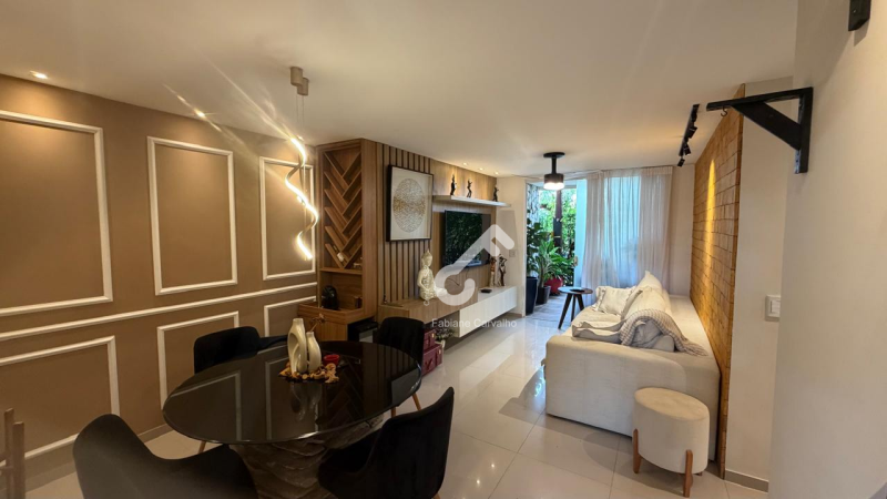 BURAQUINHO, Lauro de Freitas. Garden térreo com 3 quartos sendo 1 suíte, 110m² de área total e 90m² de área construída. Condomínio fechado. R$760.000,00. Agende sua visita.