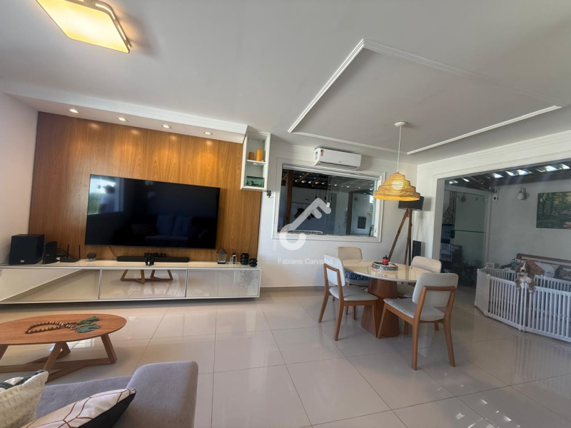 MIRAGEM/Buraquinho, Lauro de Freitas. Duplex pronto para morar, composto de 2 suítes superiores com closet, ENERGIA SOLAR, condomínio familiar fechado. R$780.000,00. Agende sua visita.