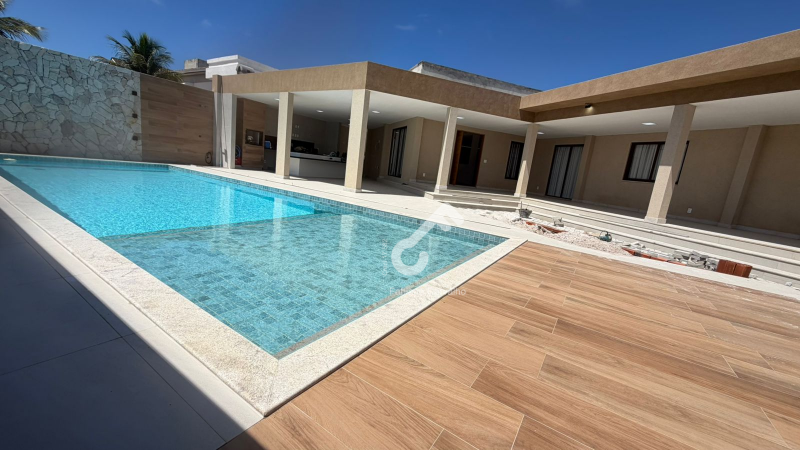 VILAS DO ATLÂNTICO, Lauro de Freitas. Casa térrea ALTO PADRÃO, 4 quartos sendo 2 suítes em Alameda fechada. São 800m² de área total. R$1.780.000,00. Agende sua visita.