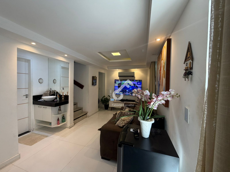IPITANGA, Lauro de Freitas. Triplex composto de  3 suítes, ENERGIA SOLAR, terraço gourmet, 160m², condomínio fechado a 100m da praia. R$550.000,00. Agende sua visita.