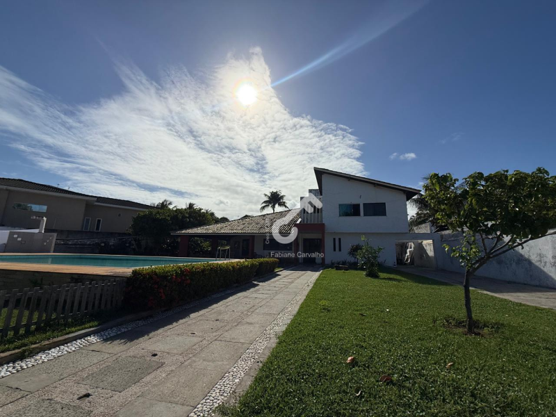 VILAS DO ATLÂNTICO, Lauro de Freitas. Duplex em ALAMEDA FECHADA, 5 quartos sendo 3 suítes superiores e 2 suítes térreas. 1.237m² de área total R$1.800.000,00. Agende sua visita.