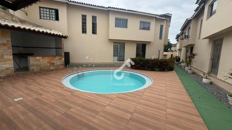 Stella Maris, SALVADOR. Duplex com 2 quartos, condomínio fechado com infraestrutura a 100m da praia. R$530.000,00. Agende sua visita.