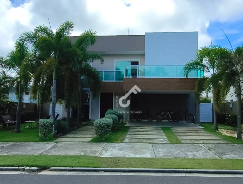 ALPHAVILLE, Litoral Norte. Duplex ALTO PADRÃO, composto de 4 suítes, ENERGIA SOLAR. 270m² de área construída, condomínio com total infraestrutura. R$1.900.000,00. Agende sua visita.