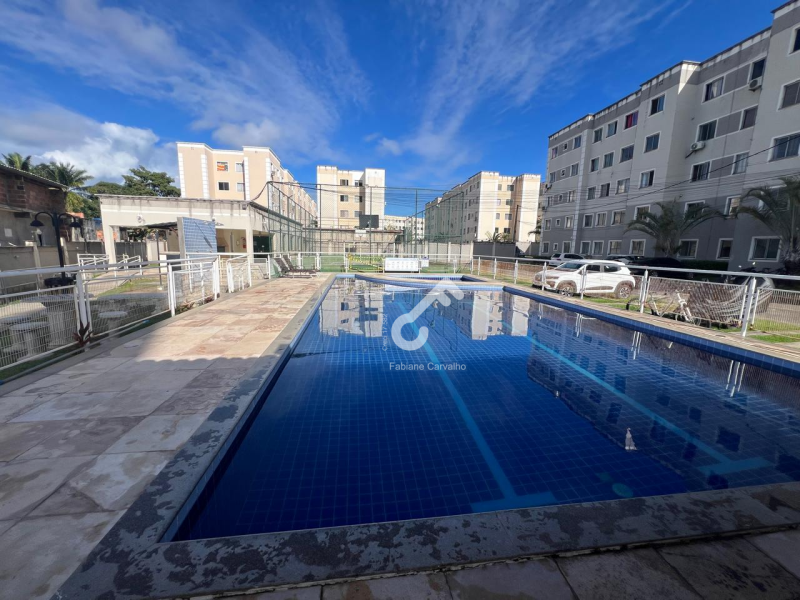 SUN PALACE, Abrantes. Apartamento (4º andar de escadas) composto de 2 quartos PRONTO PARA MORAR. Condomínio fechado com portaria 24h e infraestrutura. Apenas R$170.000,00. Agende sua visita.