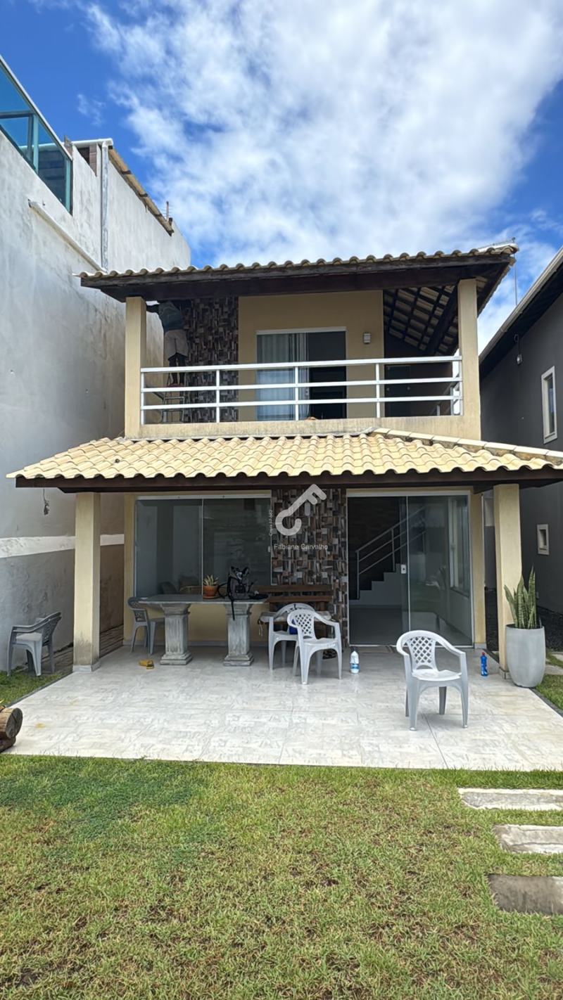 JAUÁ, Estrada do Coco. Duplex VISTA MAR com 3 quartos sendo 1 suíte, frente de rua a 100m da praia. R$590.000,00. Agende sua visita.