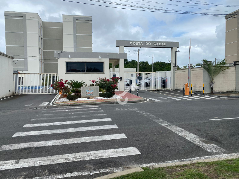 COSTA DO CACAU, Abrantes. Apartamento térreo composto de 2 quartos MOBILIADO. Condomínio fechado com portaria 24h e infraestrutura. Apenas R$1.800,00 taxas inclusas. Agende sua visita.