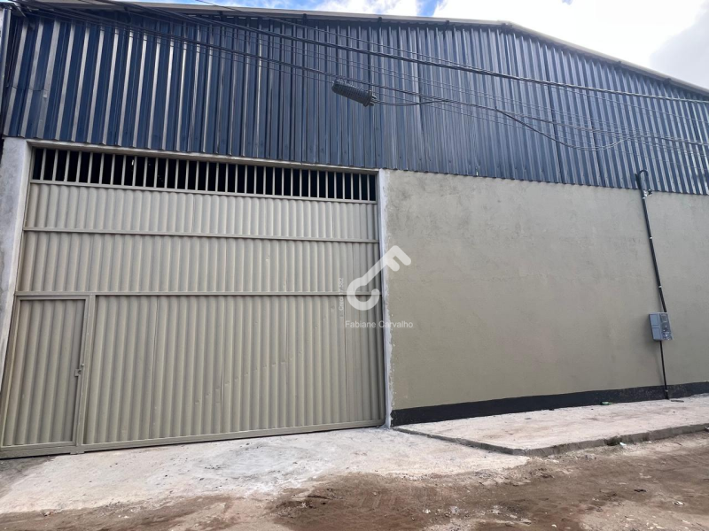 CAJI, Lauro de Freitas. Galpão com 400m² de área, sanitário. R$7.000,00 locação mensal. Agende sua visita.