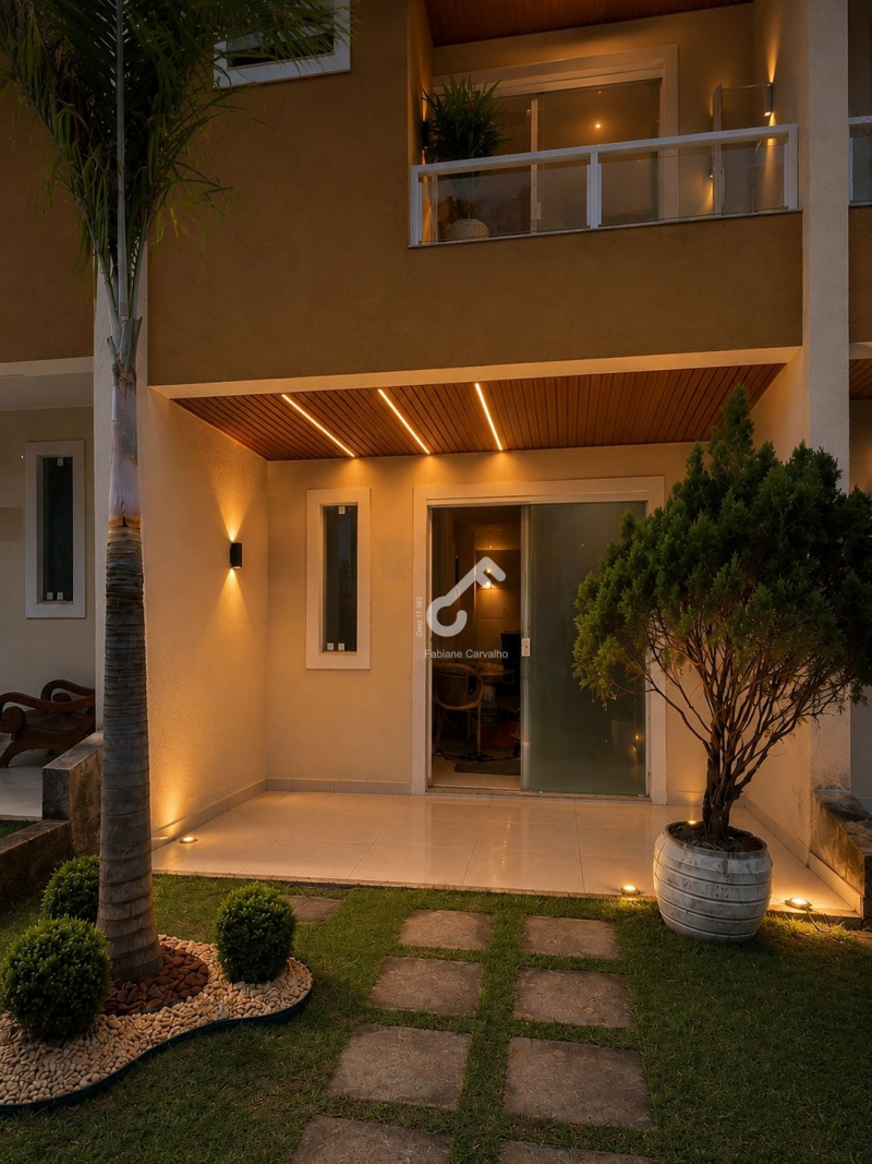 ESTRADA DO COCO, Abrantes. Village duplex composto de 2 suítes superiores, 150m² de área. Condomínio com piscina e espaço gourmet. R$390.000,00. Agende sua visita.